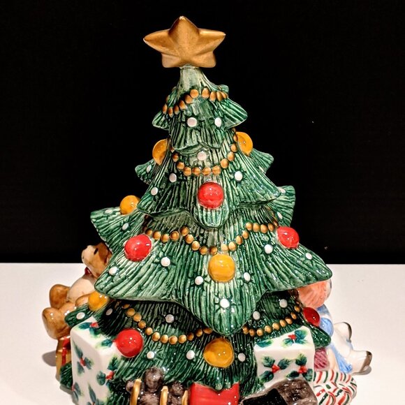 Fitz and Floyd Essentials “Wee Christmas Tree” Ceramic Cookie Jar - Picture 7 of 11